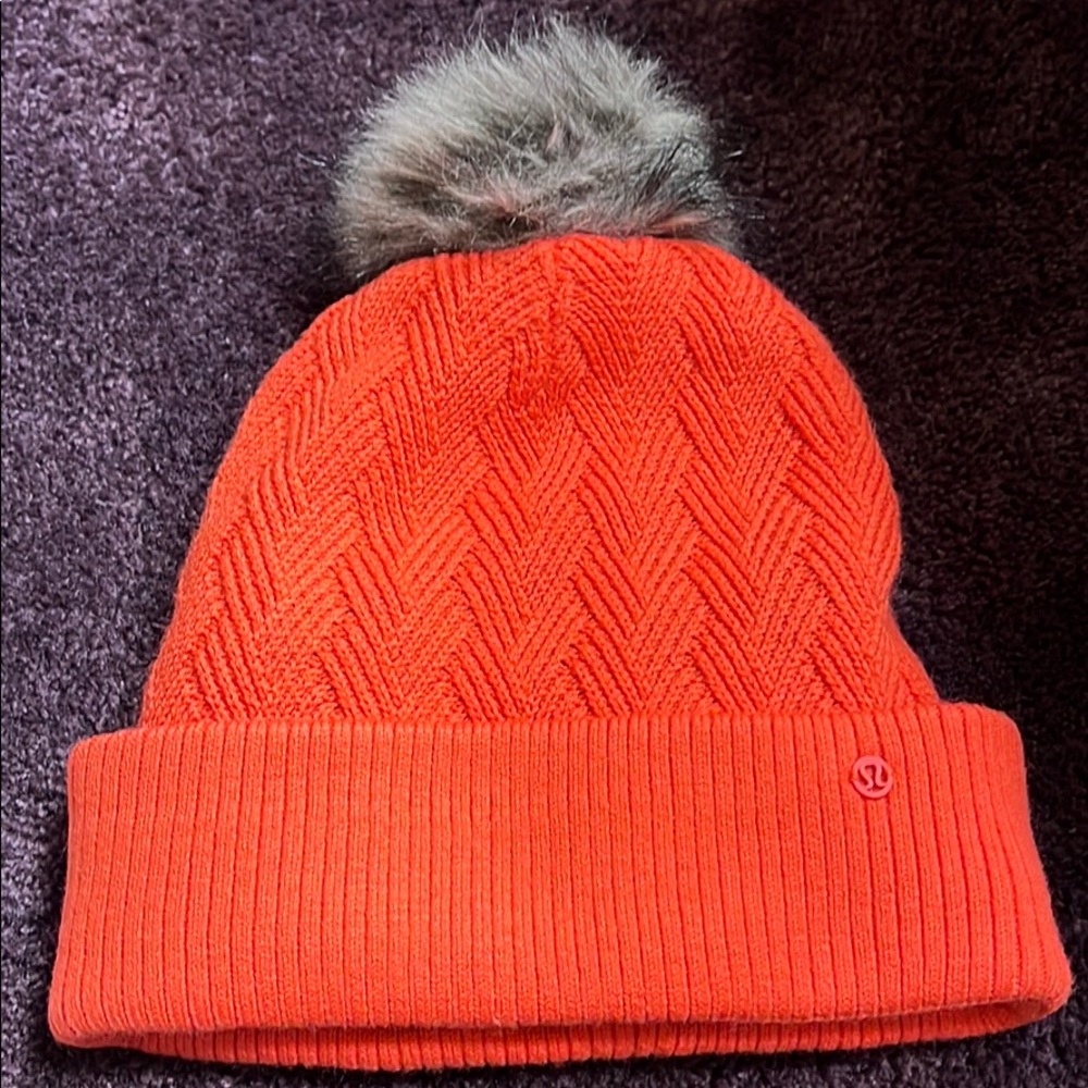 Lululemon Sherpa Weave Pom Beanie